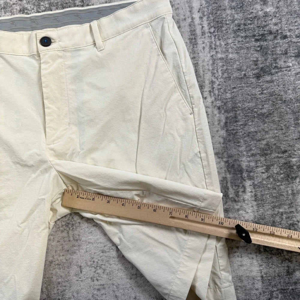 Tommy Bahama Chip Shot Golf Shorts Mens 34 Cream Performance Ripstop Chino